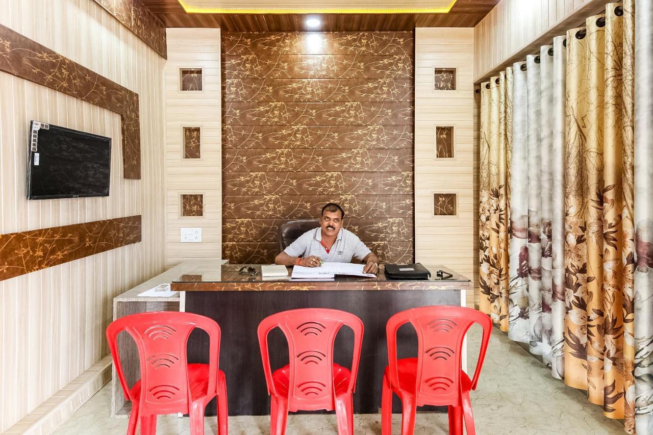 Oyo 69647 Yash Lodge Jabalpur Ngoại thất bức ảnh